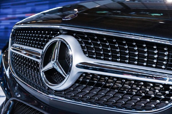 Pourquoi choisir une assurance adaptée pour votre véhicule Mercedes ?